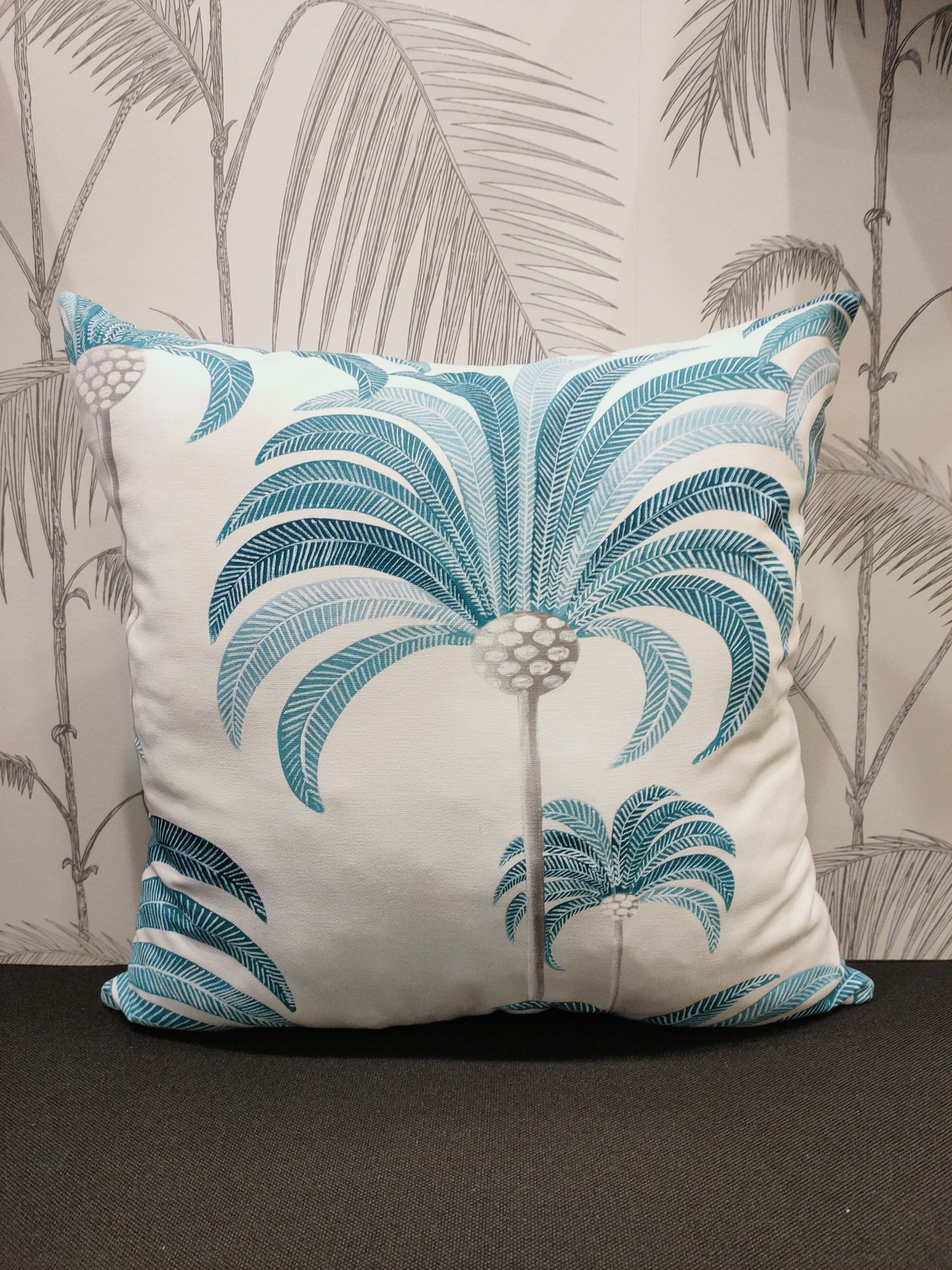 Coussin palmier bleu 45 x 45 cm - Les Dodus - Dodé la Boutique Atelier