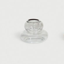 Bougeoir en verre coloré fumé de &Klevering chez Dodé à Nantes Bougeoir en verre coloré fumé de &Klevering chez Dodé à Nantes